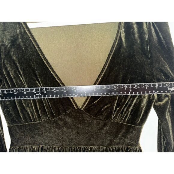 Halara Everyday Deep V-Neck Ruffled Hem Velvet Mini Chill Dress Rifle Green – Wo - Picture 7 of 10